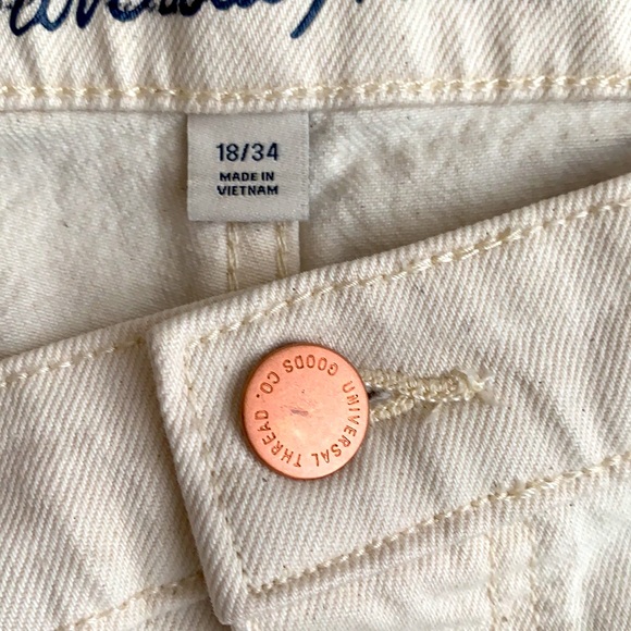 High rise destroyed  Plus Jeans - Picture 4 of 4